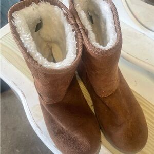 Dawgs Brown Ankle Boots with White Lining